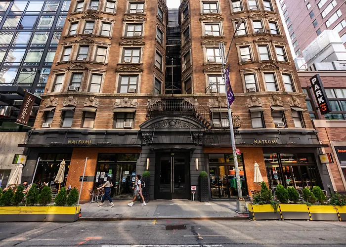 Square Hotel At Times Square